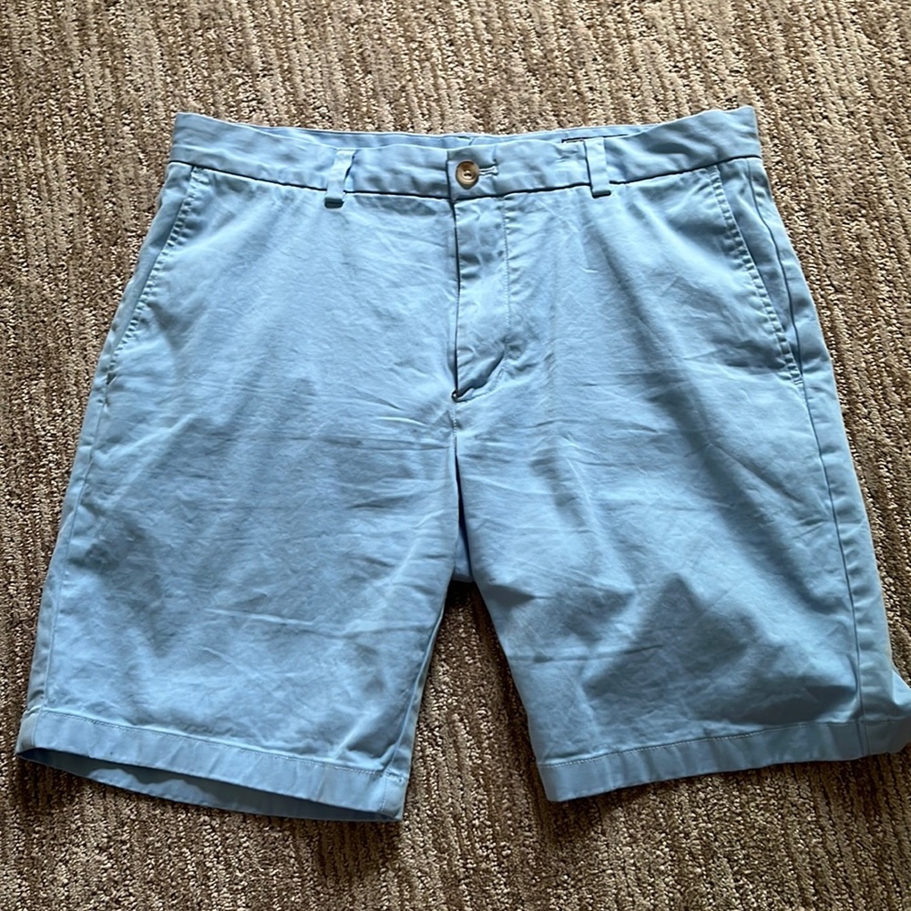Vineyard Vines 34 inch blue breaker short